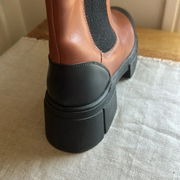 Free People Maren Mid Chelsea Black and Brown Women's Boots - 38.5